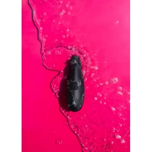 Вакуумный стимулятор Womanizer - Мarilyn Мonroe Сlassic 2 Black Marble