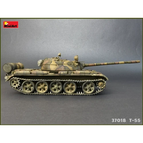 Сборная модель MiniArt Советский средний танк Т-55 образца 1963 г. с интерьером (MA37018) фото 11