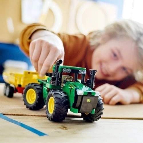 Конструктор LEGO Technic John Deere 9620R 4WD Trac (42136) фото 6