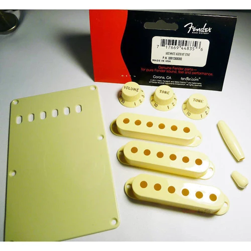 Аксессуары для гитар FENDER ACCESSORY KIT FOR STRATOCASTER AGED WHITE: Тип Ручки для потенциометров