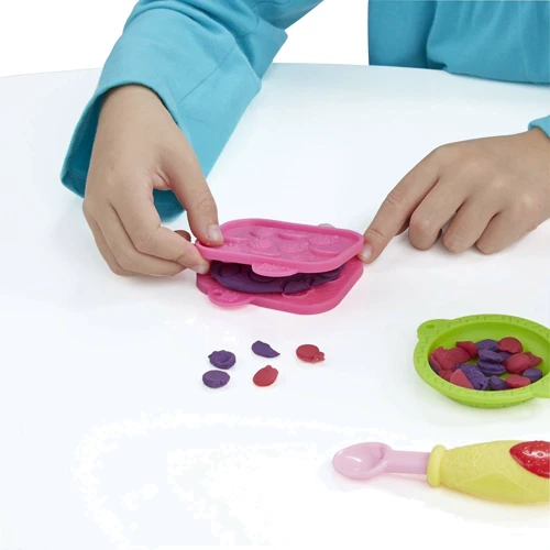 Кукла Hasbro Baby Alive "Малышка Лили со снеками" (C2697): Возраст от 3 лет