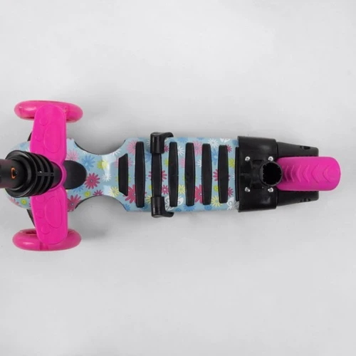 Самокат Best Scooter с защитным бампером розовый (S 4101): Конструкция рамы цельная