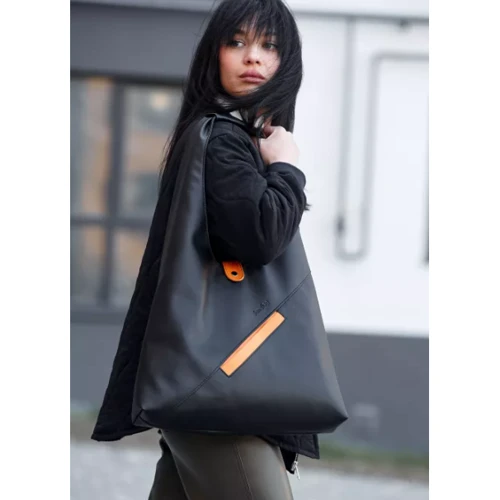 Женская сумка хобо Sambag M черная (53200129)