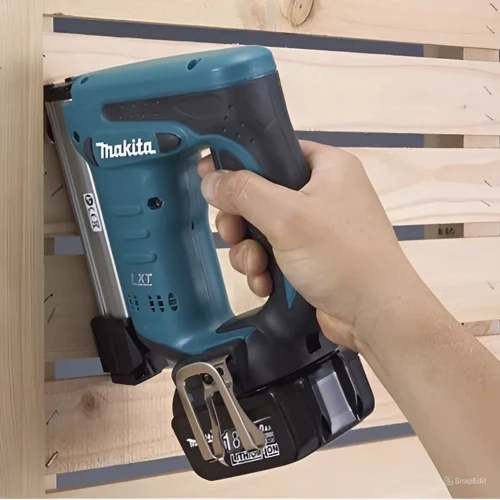 Степлер під скоби Makita DST221Z