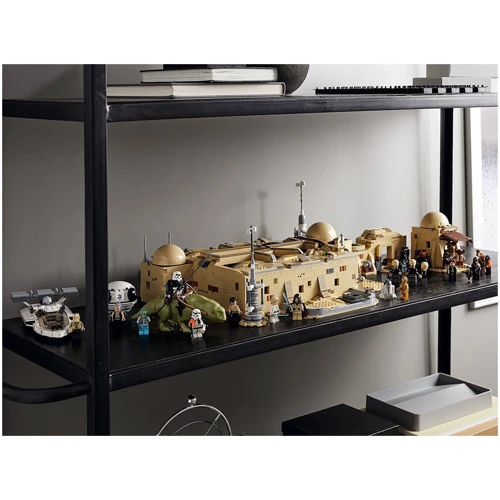 LEGO Star Wars Кантина Мос Эйсли (75290): Количество деталей, шт. 3187