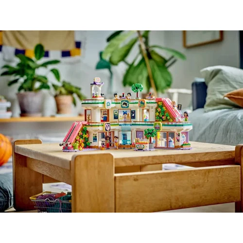 Конструктор LEGO Friends Торговый центр в Хартлейк-Сити (42604) фото 11