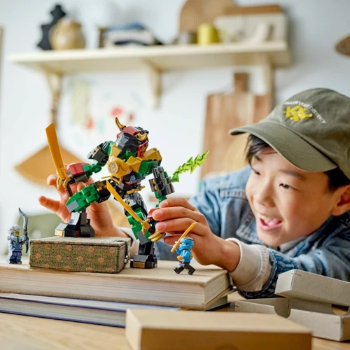 Конструктор LEGO Ninjago Lloyd's Elemental Power Mech Енергетичний робот Ллойда (71817): Серія NINJAGO