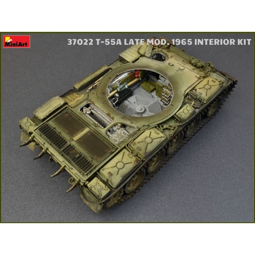 Збірна модель MiniArt Радянський середній танк Т-55А зразка 1965 р пізній з інтер'єром 1:35 (MA37022) фото 5
