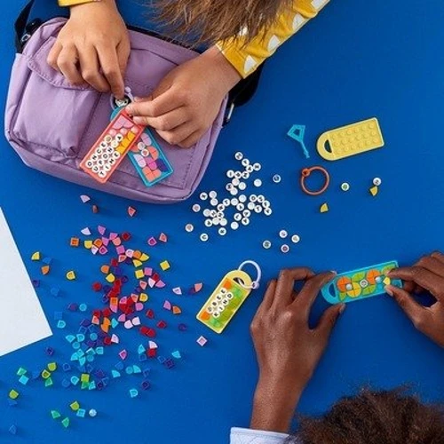 Конструктор LEGO DOTS Мегапак брелков: сообщение (41949): Количество деталей, шт. 228