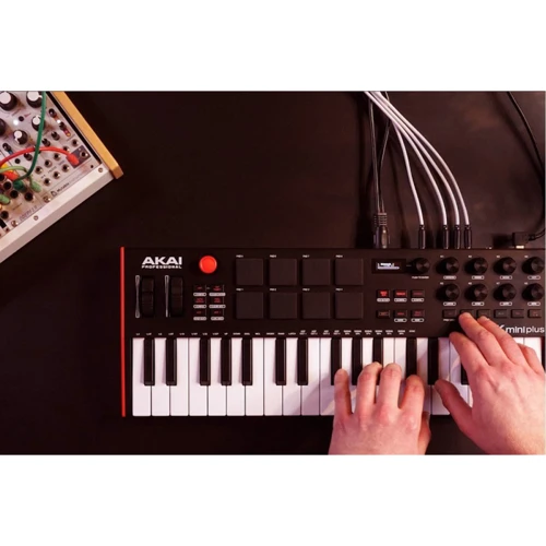 MIDI клавиатура AKAI MPK MINI PLUS: Механика Динамическая