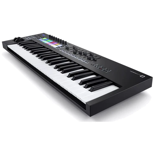 MIDI клавиатура Novation Launchkey 49 MK3: Размер клавиш Полноразмерные