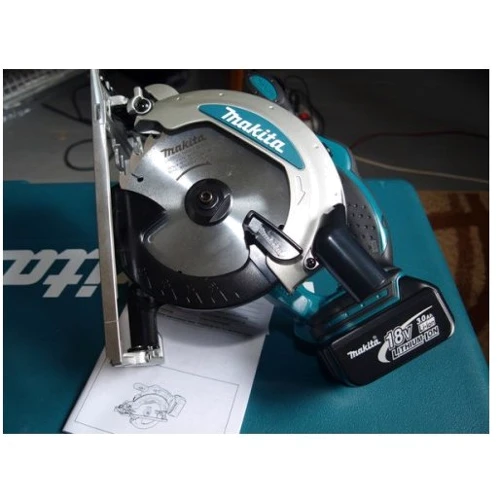 Пила дисковая Makita BSS610Z: Конструкция ручная