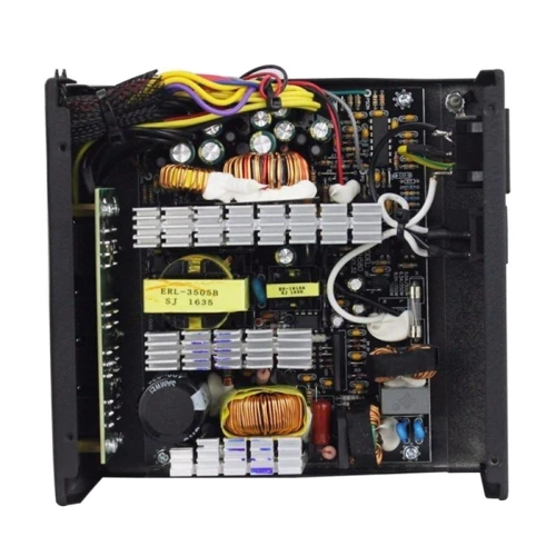 Блок питания GameMax GM-600: Коннекторы 20+4pin / 1x4+4pin / 3 HDD / 6 SATA / 2x6+2pin