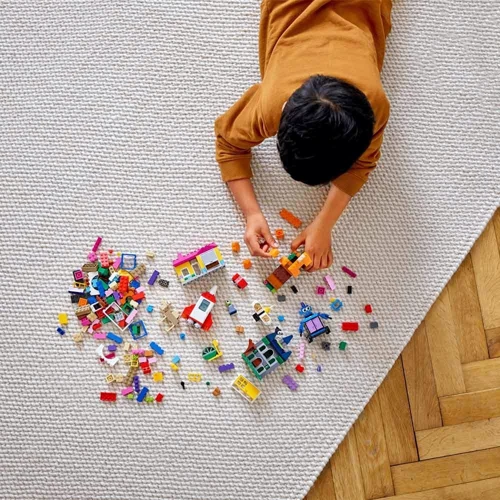Конструктор LEGO Classic Набор для творчества с окнами (11004): Рекомендуемый возраст от 4 до 12 лет