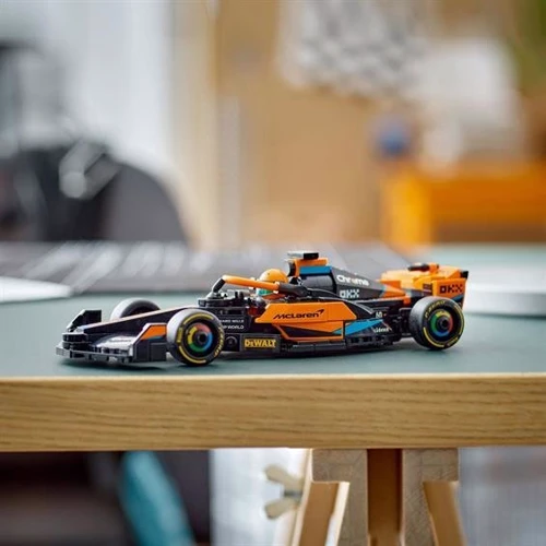 Конструктор LEGO Speed Champions Гоночный автомобиль 2023 McLaren Formula 1 245 деталей (76919) фото 9