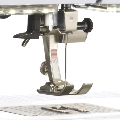 Швейная машина Bernina B480: Максимальная длина стежка, мм 6