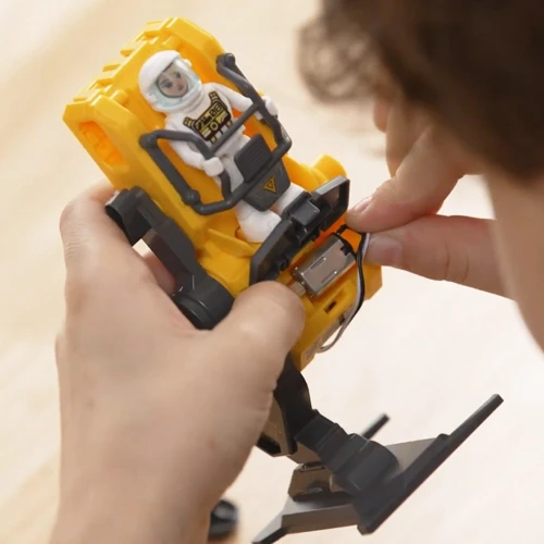 Ігровий набір Astropod Місія Рухайся в екзоскелеті з фігуркою (80334)