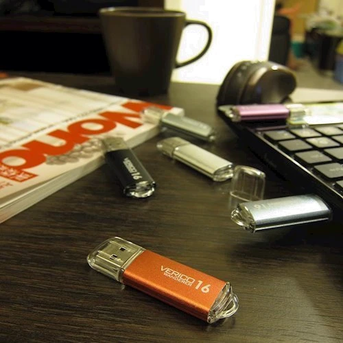 USB-флешка Verico 16GB Wanderer Purple (1UDOV-M4PEG3-NN): Стандарт USB USB 2.0