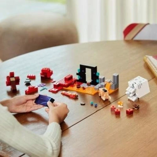 Конструктор LEGO Minecraft Засідка біля порталу в Нижньому світі (21255) фото 5