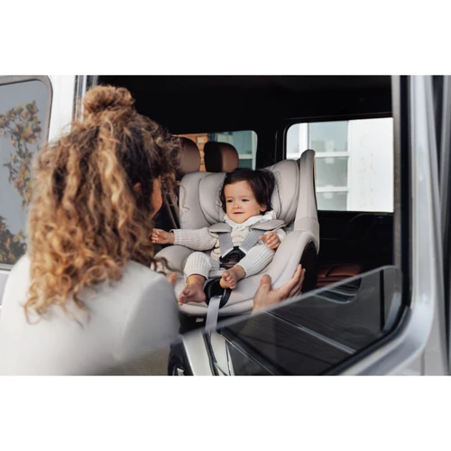 Автокресло BRITAX-ROMER DUALFIX 5Z Style Teak (2000040865): Крепление Isofix есть (база в комплект не входит)