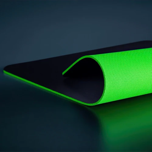 Ігрова поверхня Razer Strider Hybrid Gaming Mauspad (RZ02-03810200-R3M1): Тип поверхні Гладкая (speed)