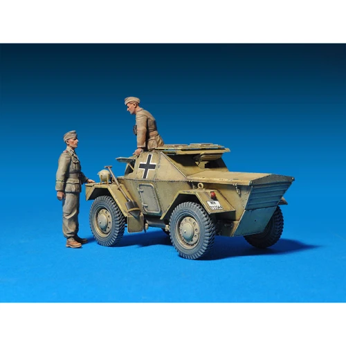 Сборная модель MiniArt MA35082 Бронеавтомобиль Leichter Pz.kpfw. 202(e) с экипажем: Масштаб 1:35