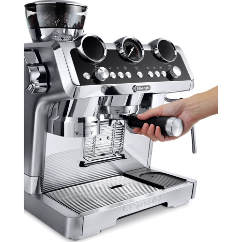 Кофеварка DeLonghi EC 9865.M: Давление, бар 19