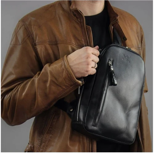 Чоловіча сумка-слінг The Wings чорна (TW-Chest-bag-black-ksr): Застібка Блискавка
