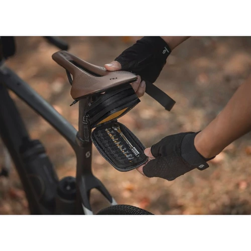 Велосумка Сумка під сідло Topeak Elementa S 0.3 л 47 г (TC2323B): Тип кріплення Под седло
