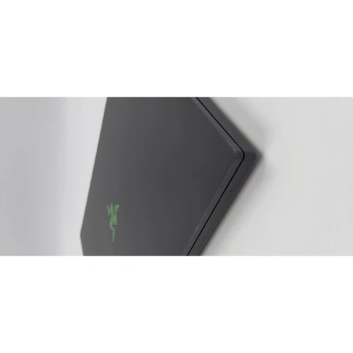 Razer Blade Stealth 17 фото 3