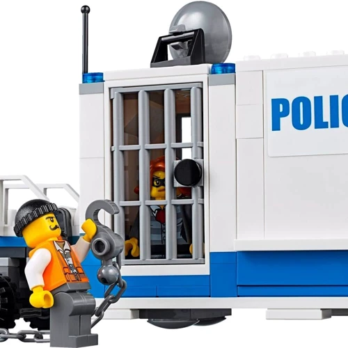 Конструктор LEGO City Мобильный командный центр (60139): Рекомендуемый возраст от 6 до 12 лет