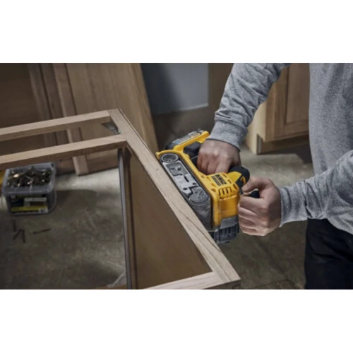 Стрічкова шліфувальна машина DeWalt DCW220N UA (без АКБ та ЗП) фото 7
