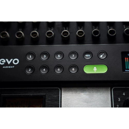 Аудиоинтерфейс AUDIENT EVO16: Интерфейсы USB