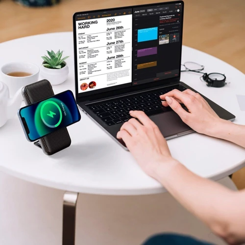 Внешний аккумулятор iWALK Power Bank 20000mAh Stand MagSafe 15W Black (UBP20000M): Тип батареи Литий-полимерные