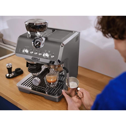 Кофеварка Delonghi EC9255T: Используемый кофе молотый, зерна