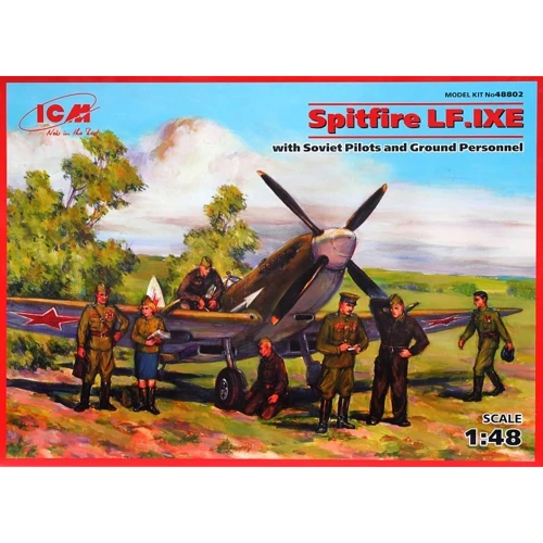 Истребитель Spitfire LF.IXE with Soviet pilots & ground personnel (ICM48802)