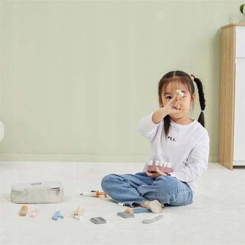 Дерев'яний ігровий набір PolarB Стоматолог 13 елементів (44202)