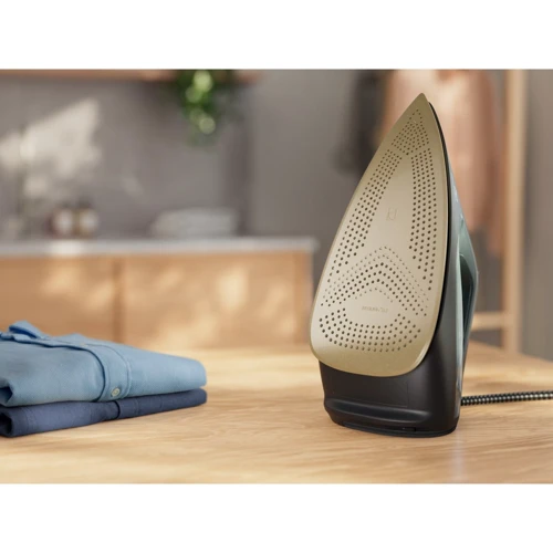 Утюг Electrolux E8SI2-6OG: Подключение проводное (3 м)