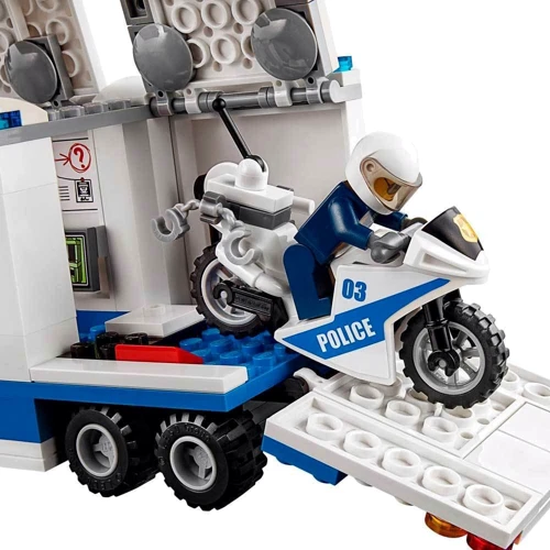 Конструктор LEGO City Мобильный командный центр (60139) фото 4