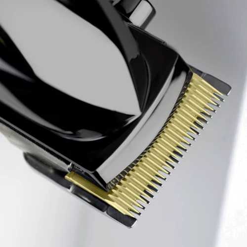 Машинка для стрижки Babyliss Super-X Metal Series E991E: Время зарядки аккумулятора 3 часа