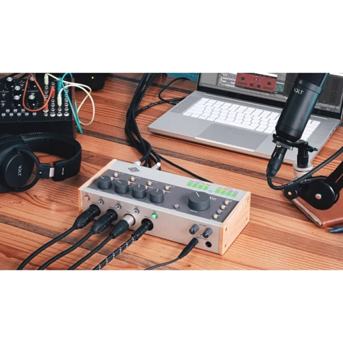 Аудиоинтерфейс UNIVERSAL AUDIO VOLT 476P: Интерфейсы mini-jack (3.5 мм), USB