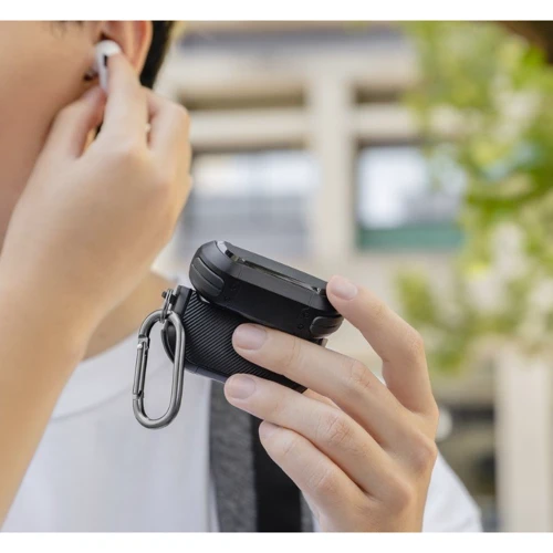Чехол для наушников SwitchEasy Defender Rugged Utility Protective Black (SAPAP2092BK22) for Apple AirPods Pro 2 фото 8