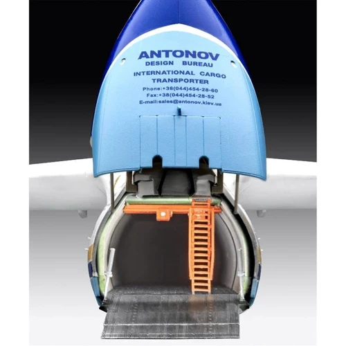 Сборная модель Revell Грузовой самолет АН-225 Мрия уровень 5 масштаб 1:144 фото 6