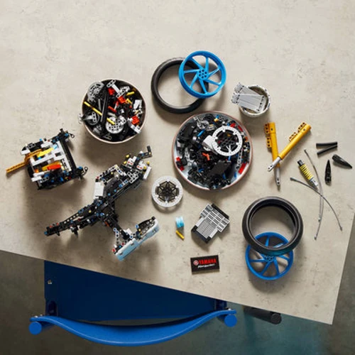 Конструктор LEGO Technic Yamaha MT-10 SP (42159) фото 4