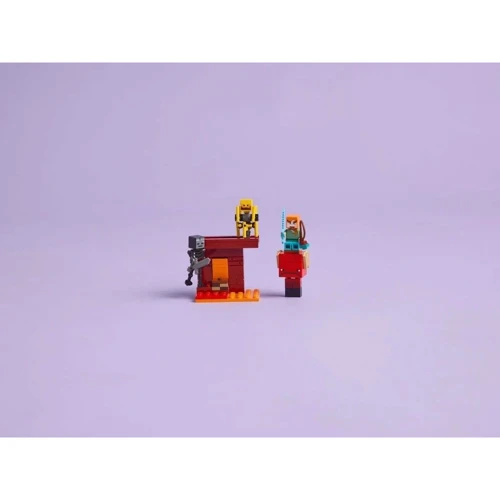 Конструктор LEGO Minecraft Битва з лавкою в Незері 99 деталей (21266) фото 8