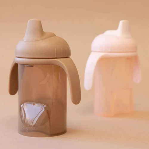 Чашка непроливайка Difrax Non-Spill Sippy Cup Soft с силиконовым носиком 250ml (704): Возраст с 6-ти месяцев