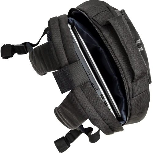 Сумка для ноутбуков RivaCase 17" 8460 Black (8460Black): Материал полиэстер
