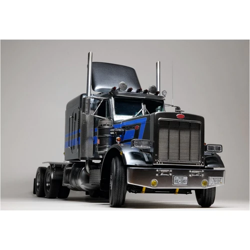 Сборная модель-копия Revell Грузовой тягач Peterbilt 359 уровень 5 масштаб 1:25 (RVL-12627) фото 4