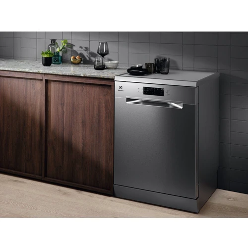 Посудомийка Electrolux SEM94830SX: Функції дисплей, таймер, Економічна програма (ECO), можливість підключення до гарячого водопостачання, звуковий сигнал, індикатор наявності солі та ополіскувача