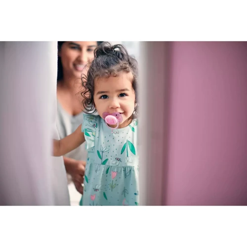 Пустышка Philips AVENT Ultra Soft для девочек 6-18 мес 2 шт (SCF223/02): Материал силикон